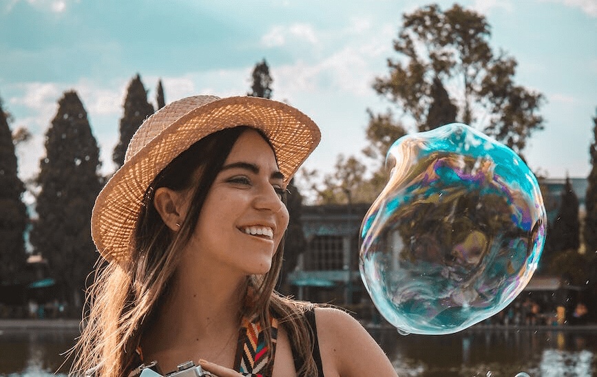 Monogamisen suhteen suojakupla?